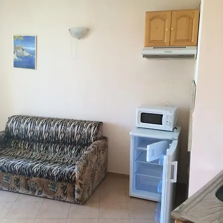 Lunna Pateka 3*