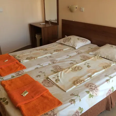 Lunna Pateka Hotel